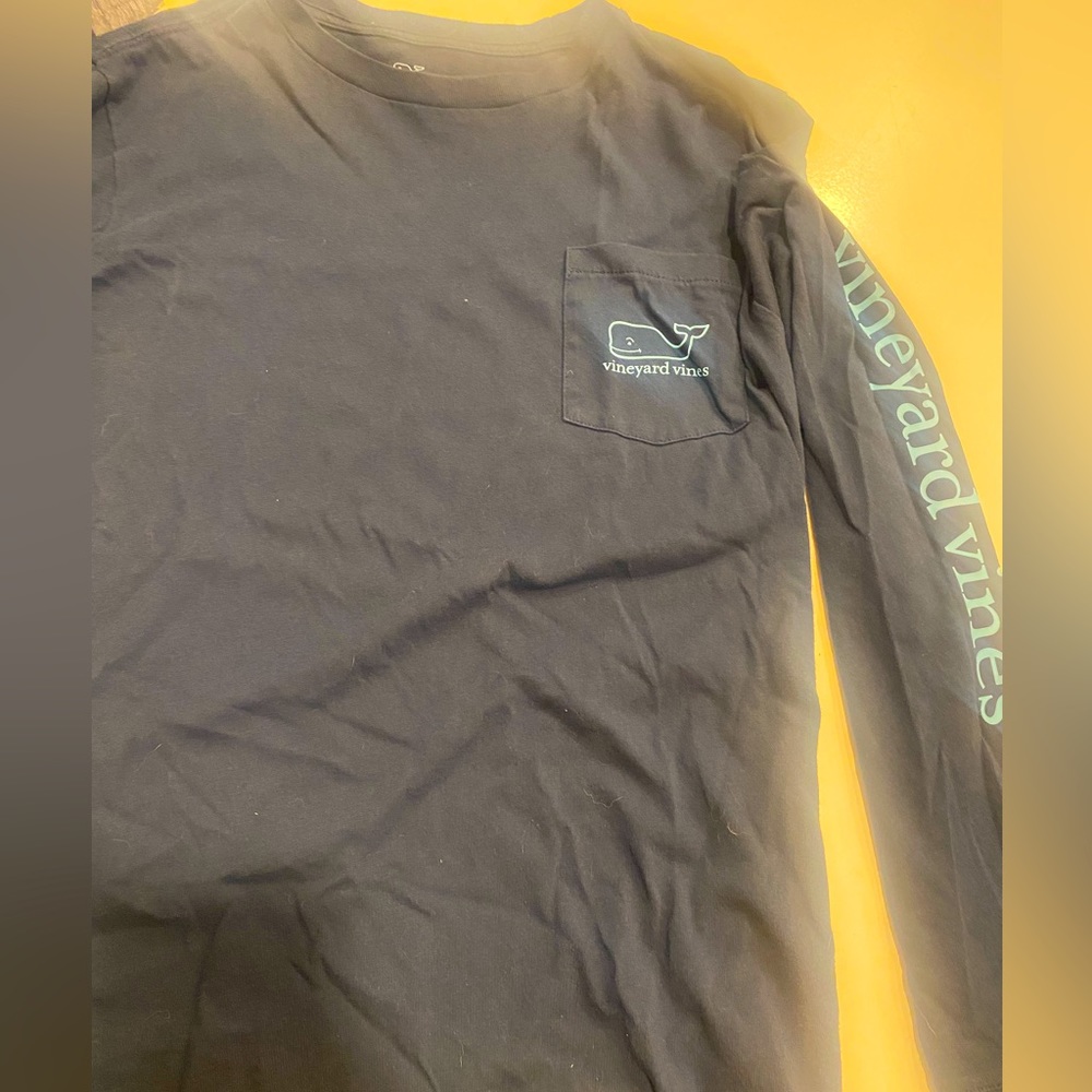 Boys long sleeve Vineyard Vines Tee.  Size Large